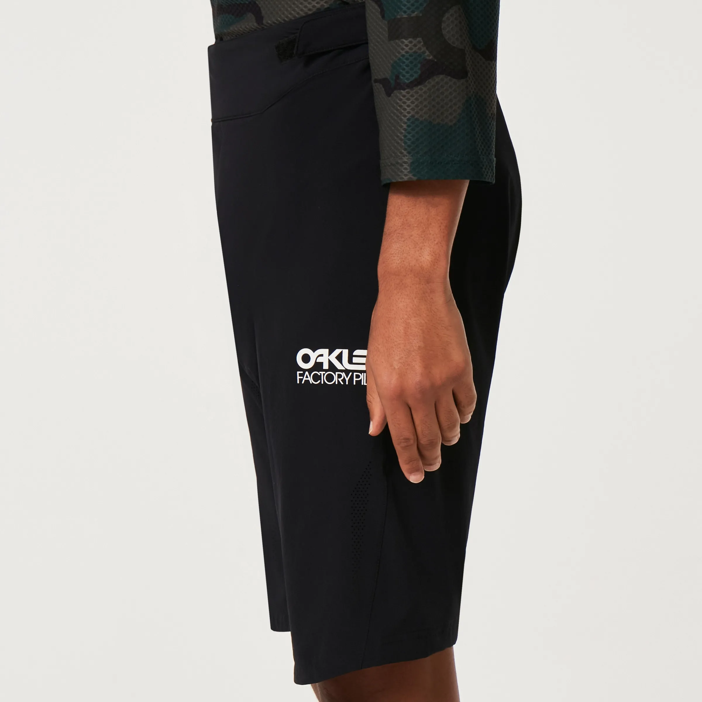 Oakley Factory Pilot Rc Short Blackout Online
