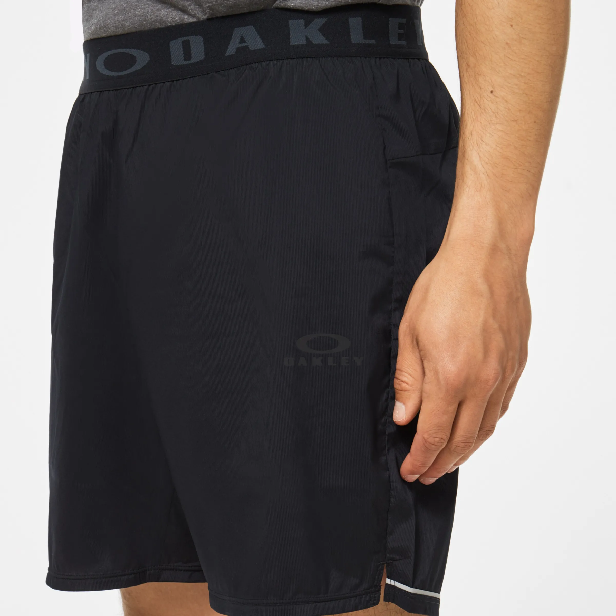Oakley Hot Temps 6 Running Short Blackout Sale