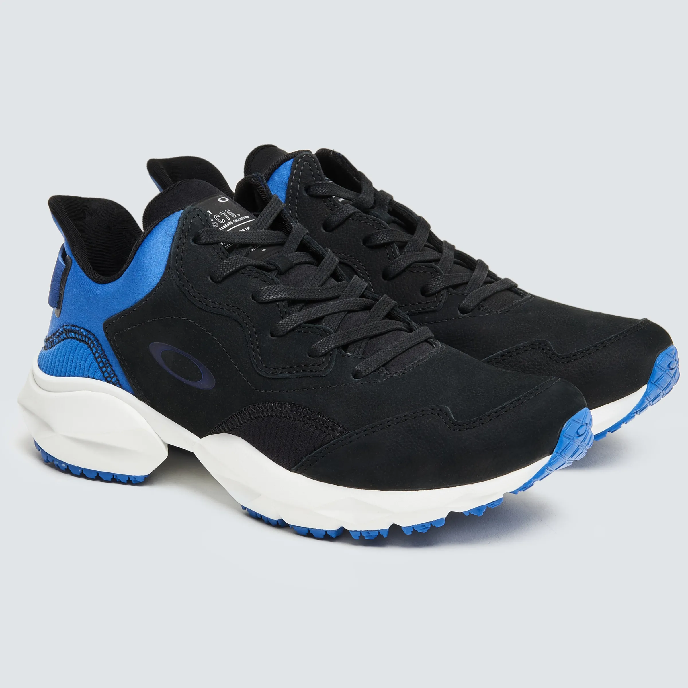 Oakley Shock Pump Blackout Outlet