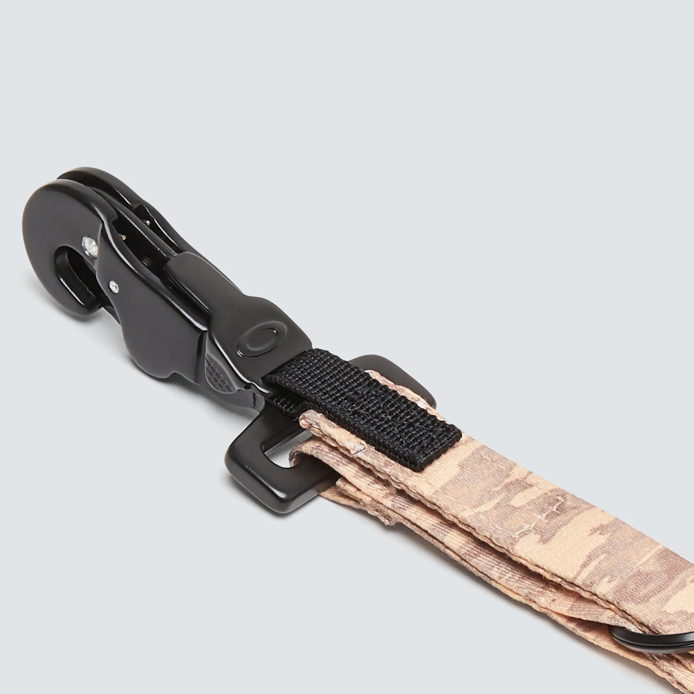 Oakley Wanderlust Keychain Brush Tiger Camo Desert Outlet